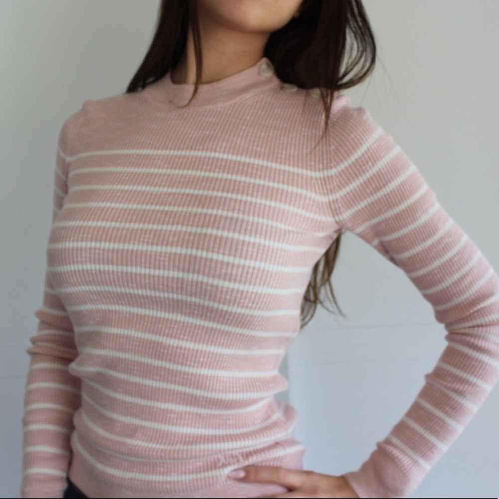 Abercrombie and Fitch Light Pink and White sweater